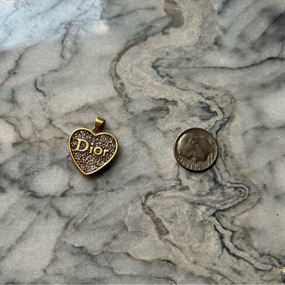 DIOR Gold Heart Charm - Picture 4 of 4